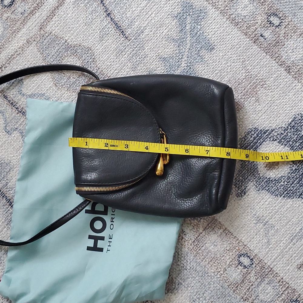 Hobo Black Pebbled Leather Zip Crossbody Bag with Dust Bag - Picture 14 of 15